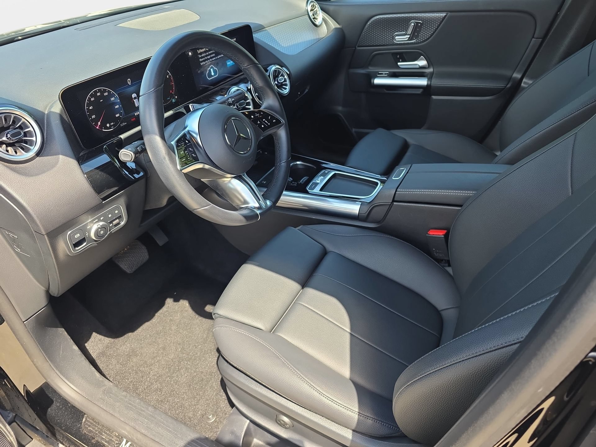 Used 2025 Mercedes-Benz GLA 250 image 16