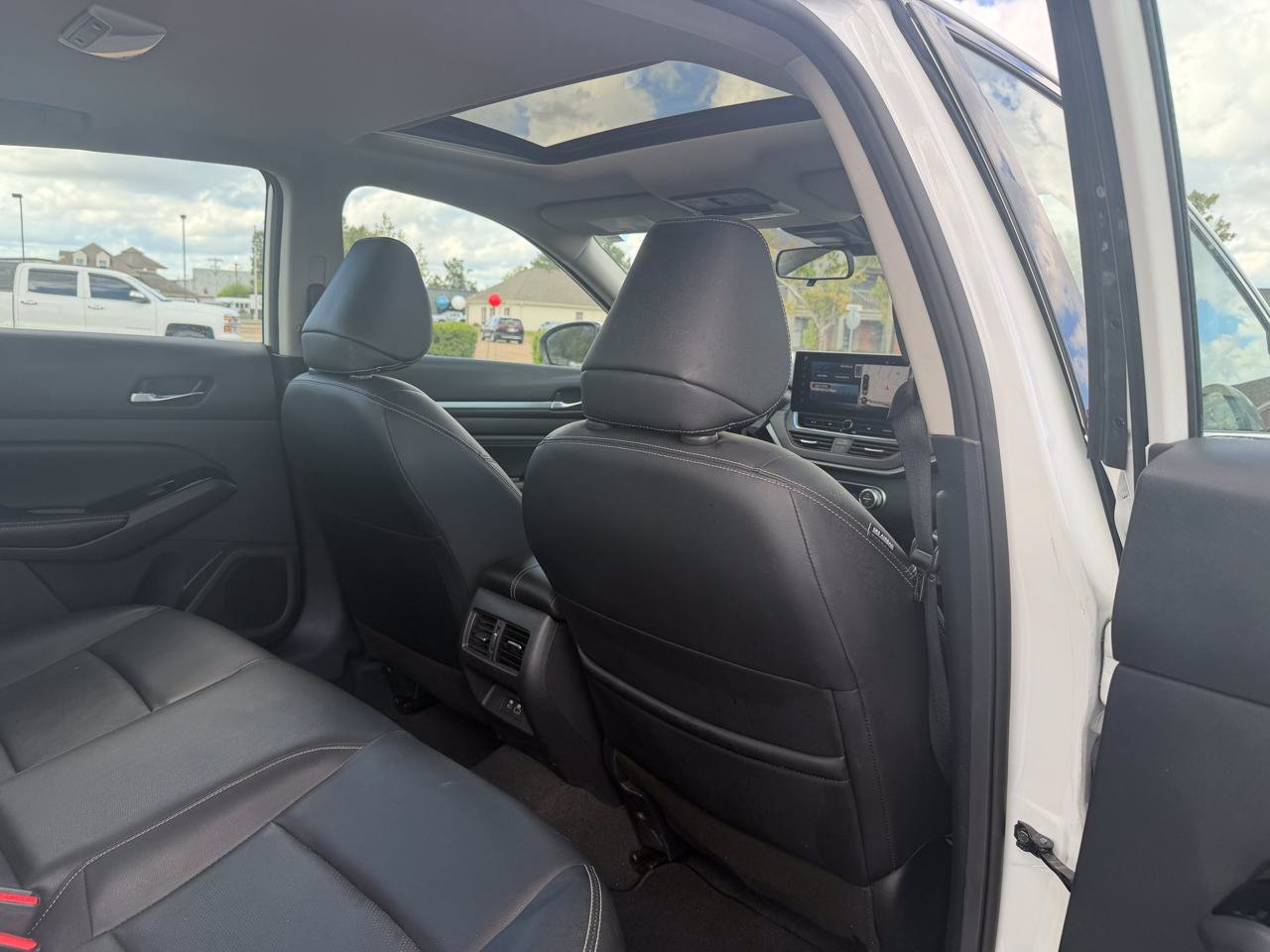 Used 2023 Nissan Altima 2.5 SL AWD/4WD image 19