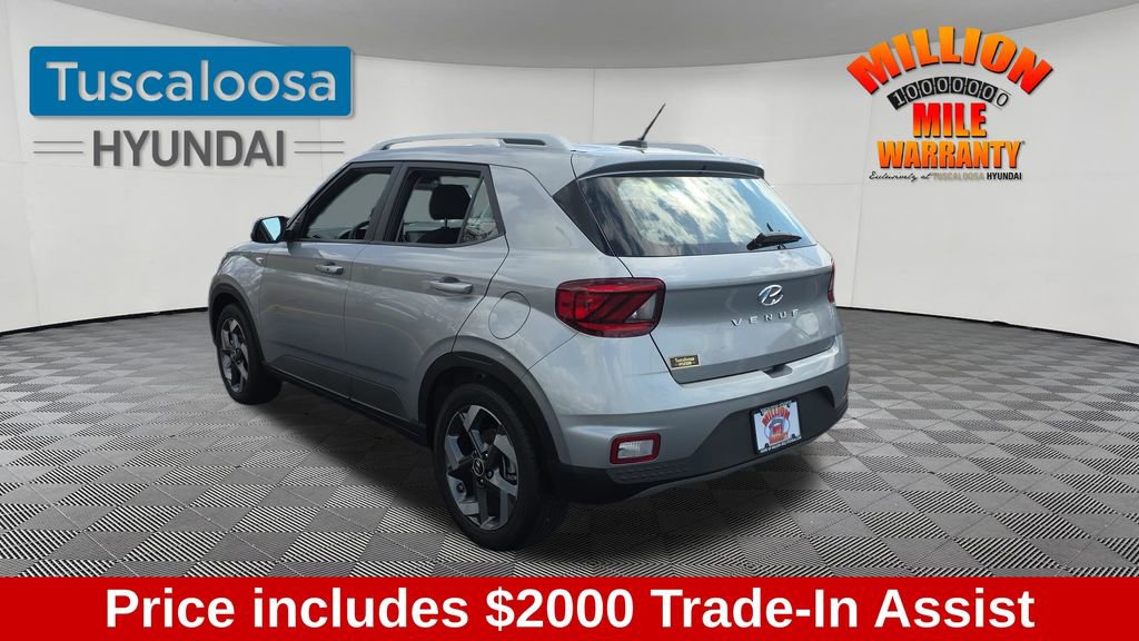 Used 2024 Hyundai Venue SEL image 5