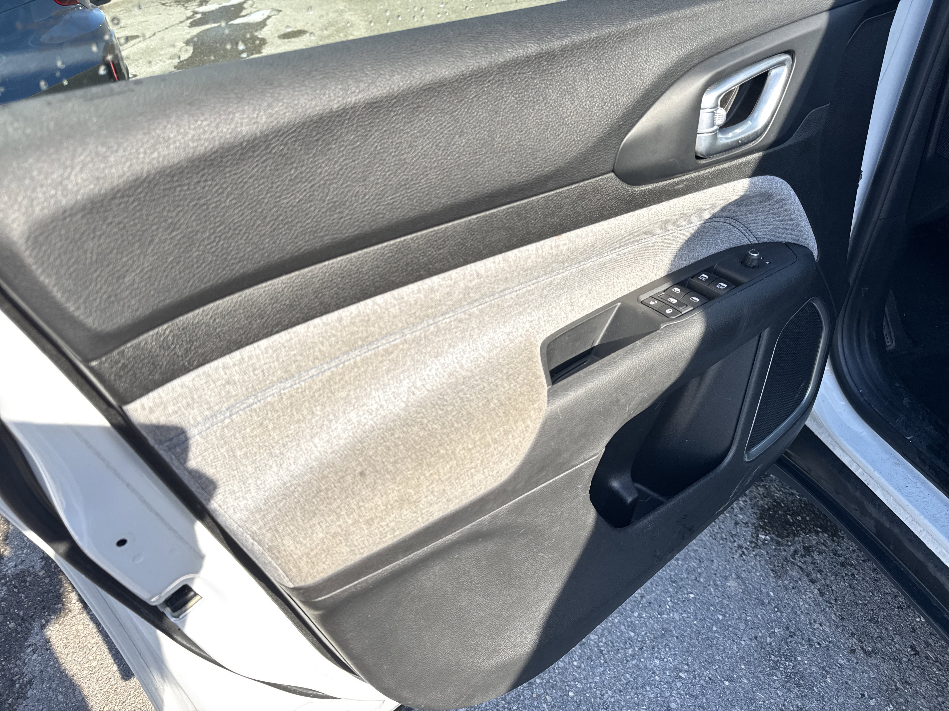 Used 2024 Jeep Compass Latitude image 16