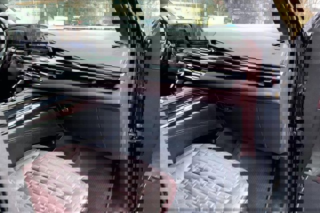 Used 2023 Cadillac Escalade Sport Platinum w/ LPO, ONYX Package image 16