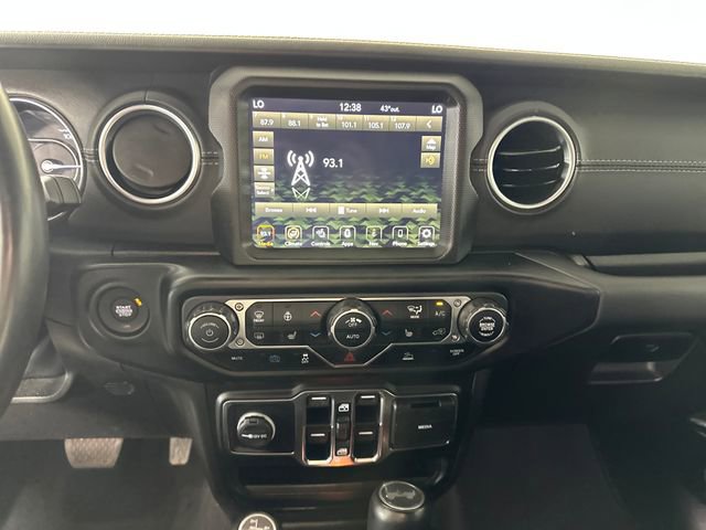 Used 2023 Jeep Wrangler Unlimited Sahara w/ Cold Weather Group AWD/4WD image 21