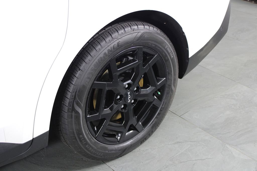 Used 2025 Kia Carnival SX image 12