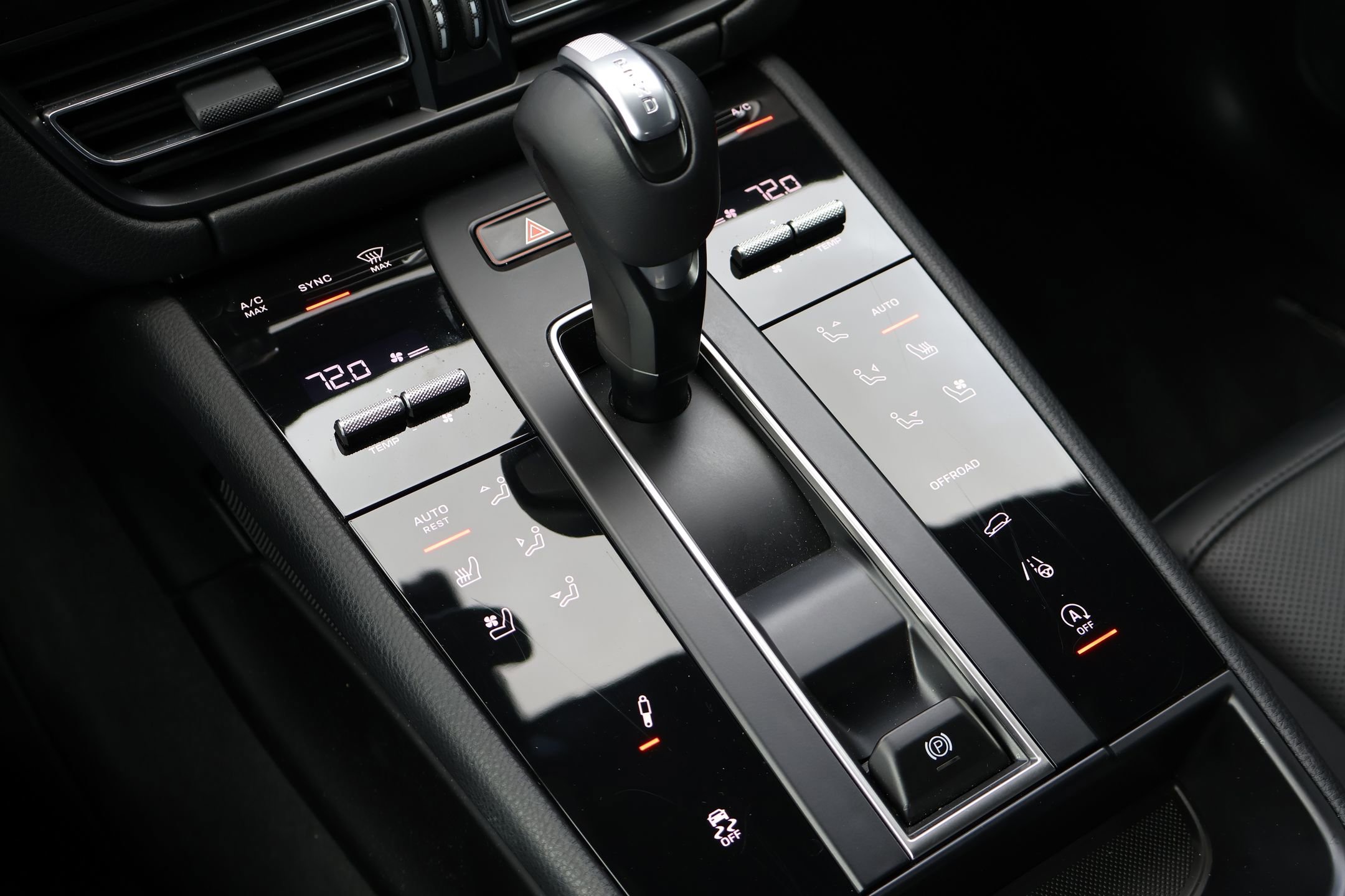 Used 2024 Porsche Macan Turbo image 20