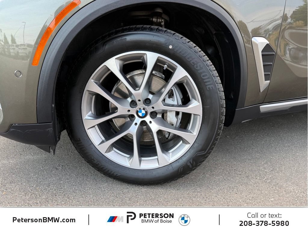 Used 2024 BMW X5 xDrive40i w/ Premium Package AWD/4WD image 39