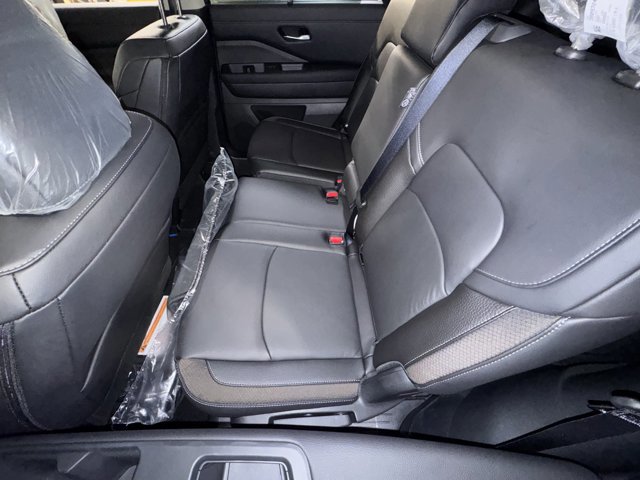New 2025 Nissan Pathfinder SL image 24