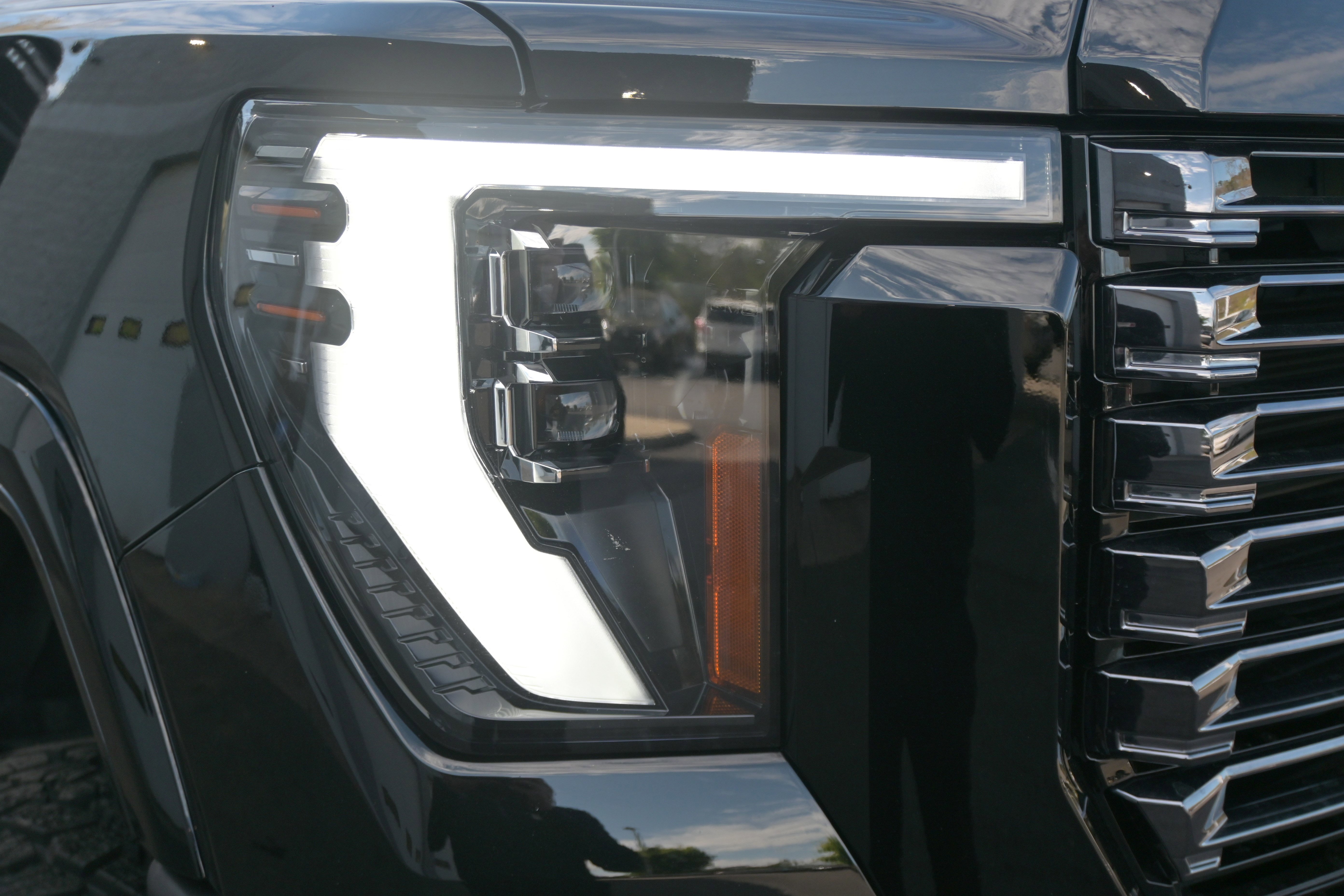 Used 2025 GMC Sierra 2500 Denali Ultimate image 11