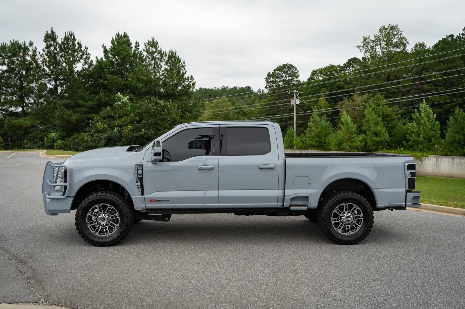 Used 2024 Ford F250 Platinum AWD/4WD image 1