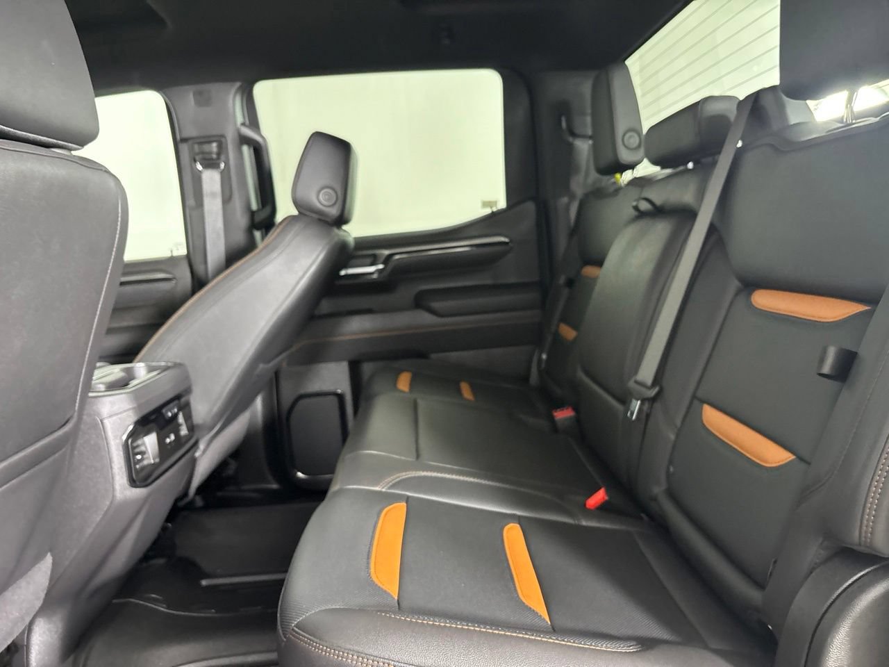 Used 2025 GMC Sierra 1500 AT4 AWD/4WD image 25
