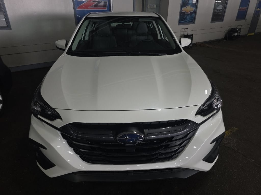 Used 2025 Subaru Legacy Premium AWD/4WD image 2