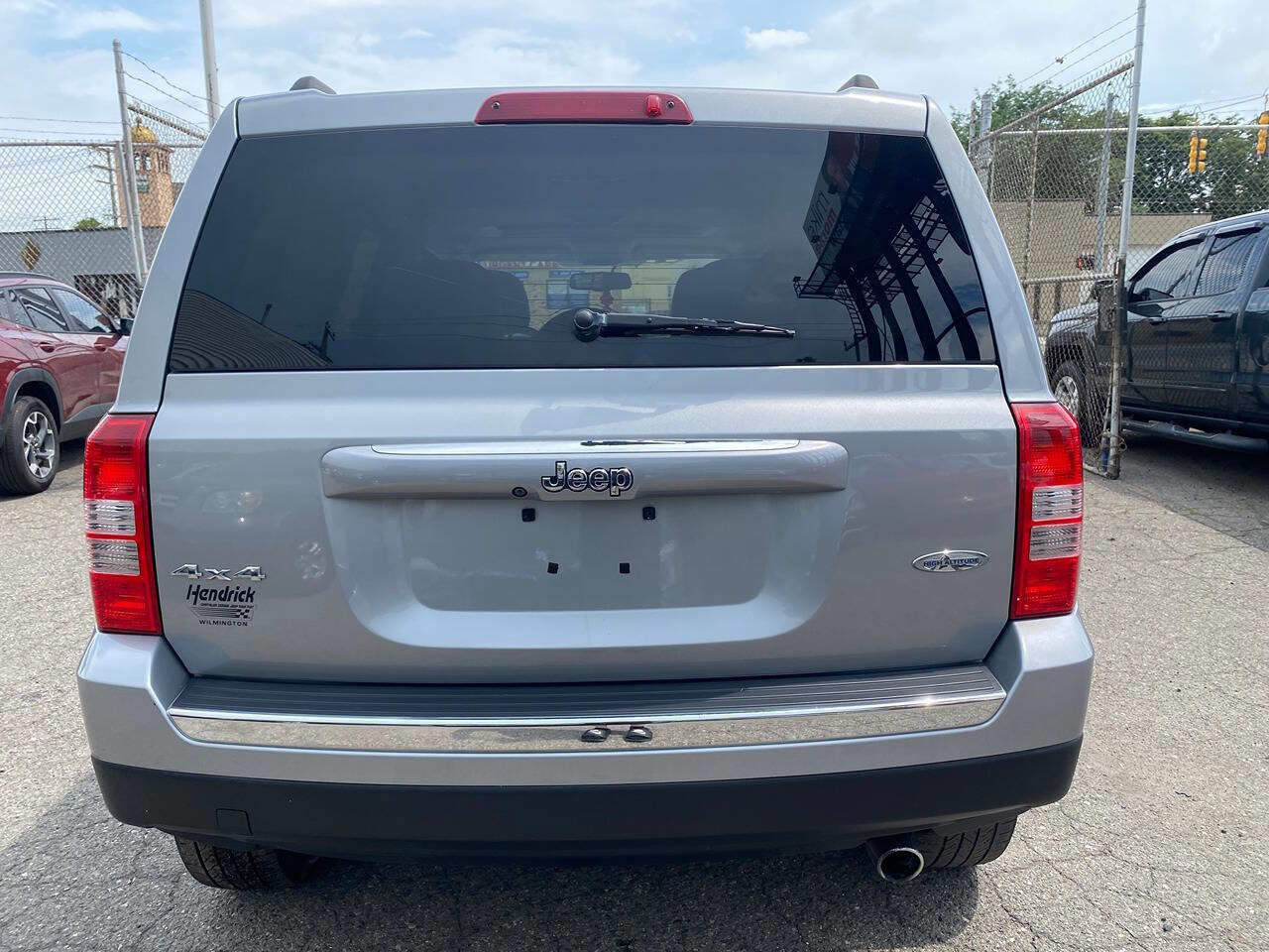 Used 2016 Jeep Patriot High Altitude image 8