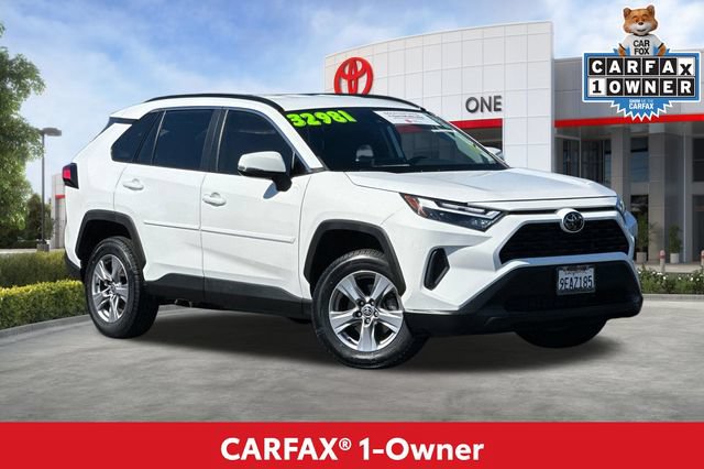 Used 2022 Toyota RAV4 XLE FWD video 2
