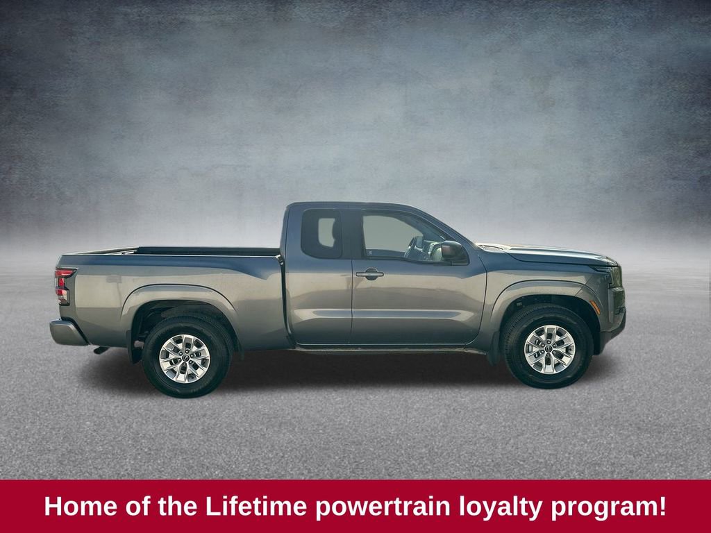 Used 2024 Nissan Frontier SV image 7