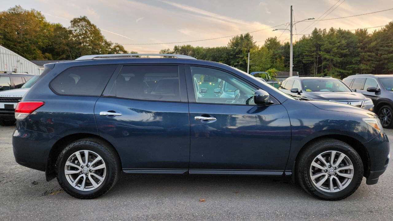 Used 2015 Nissan Pathfinder SV w/ Cargo Package AWD/4WD image 17