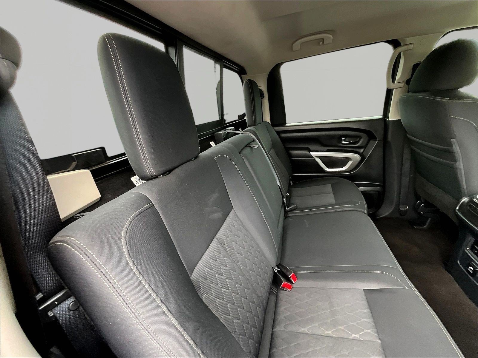 Used 2018 Nissan Titan SV w/ SV Convenience Package AWD/4WD image 23