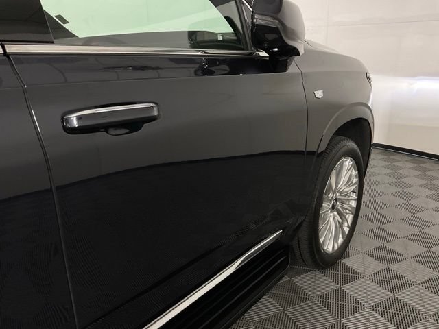Used 2025 Cadillac Escalade Premium Luxury AWD/4WD image 7