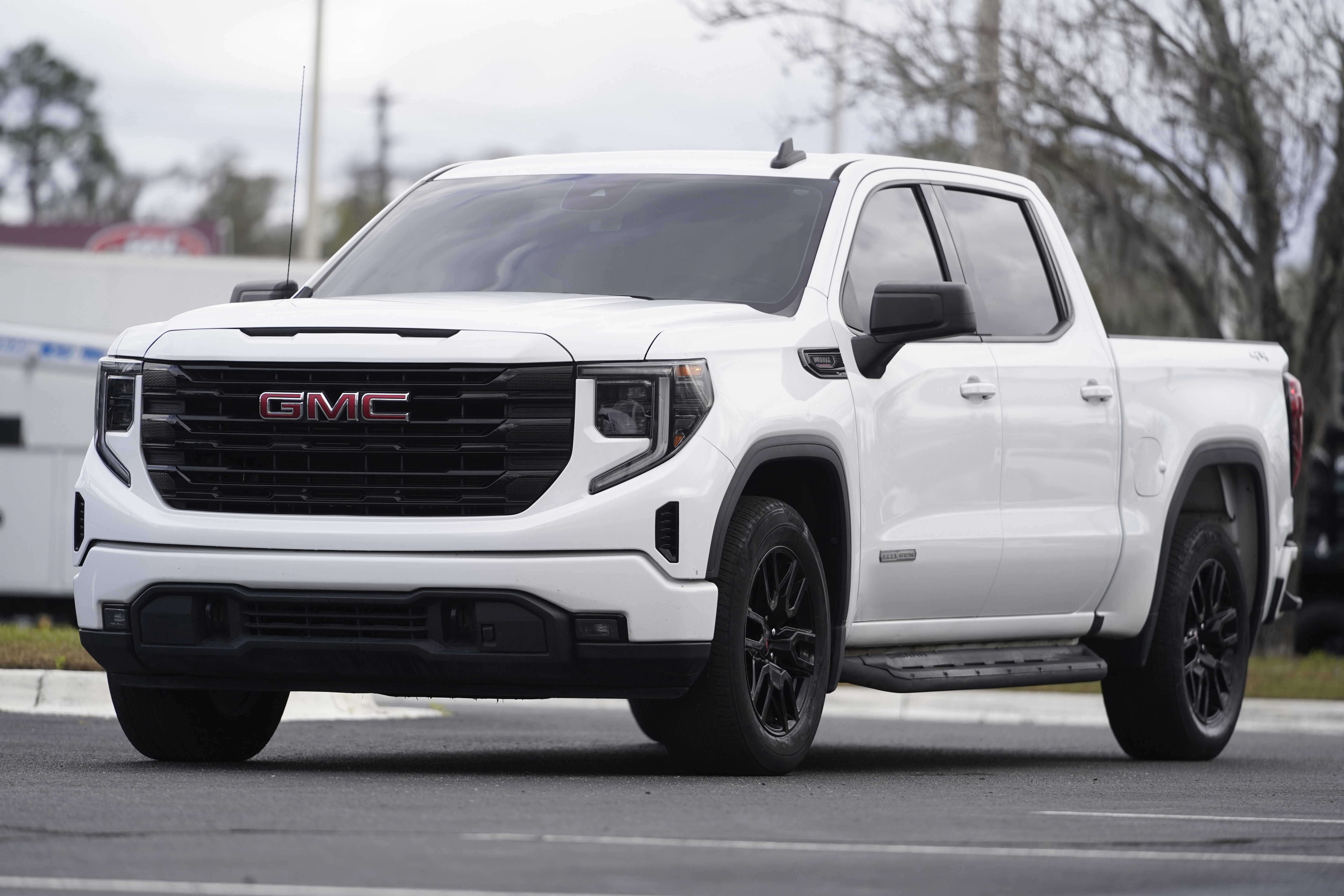 Used 2022 GMC Sierra 1500 Elevation image 32
