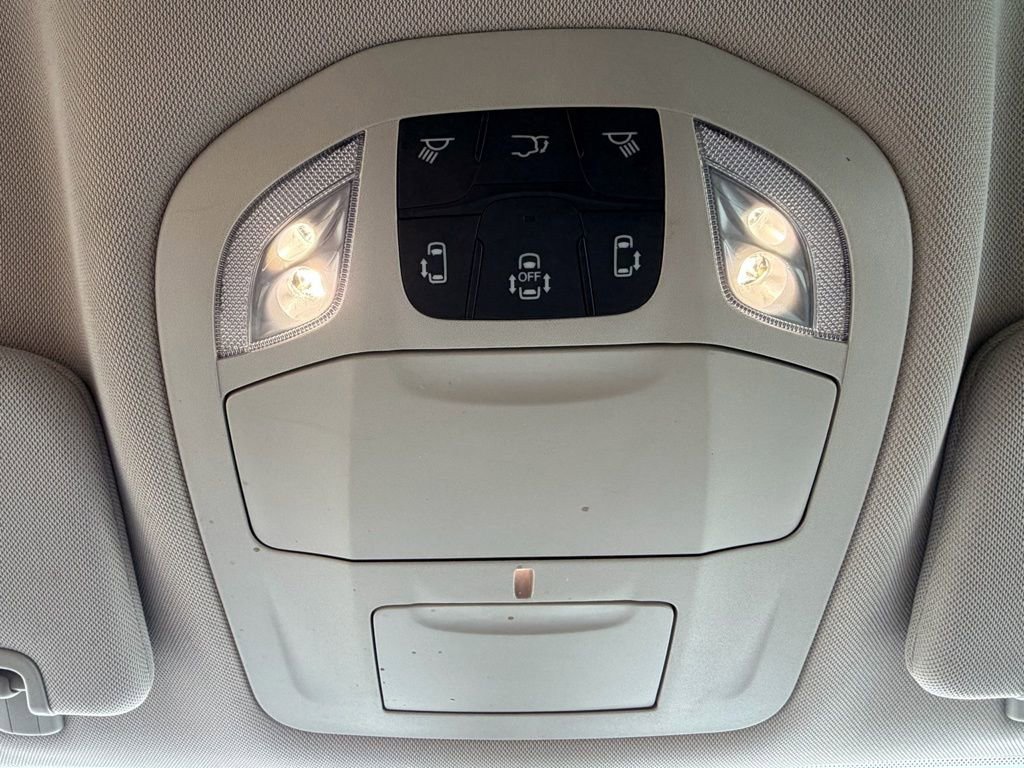 Certified 2022 Chrysler Voyager LX image 34