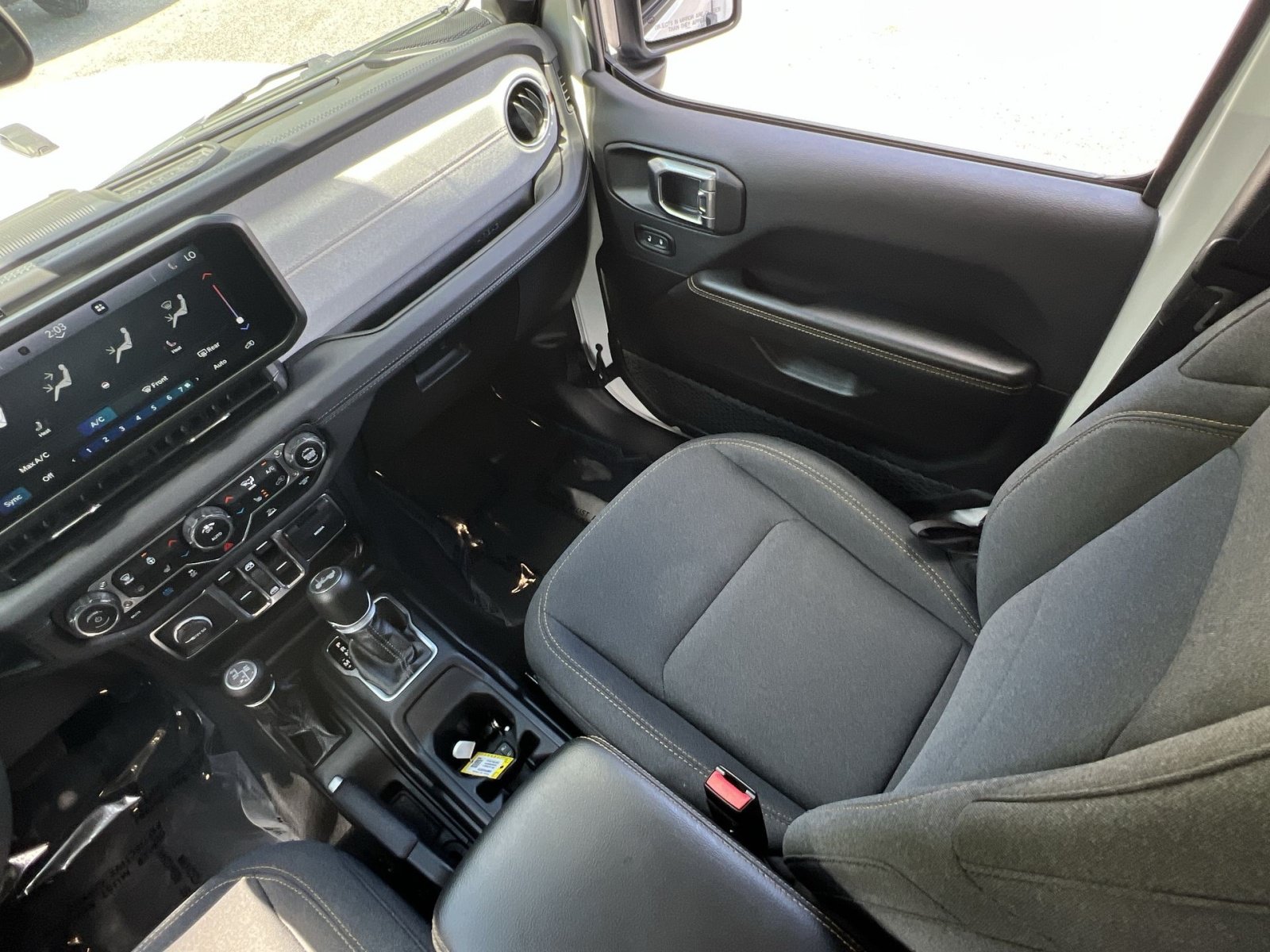 Used 2024 Jeep Wrangler Unlimited Sahara AWD/4WD image 14