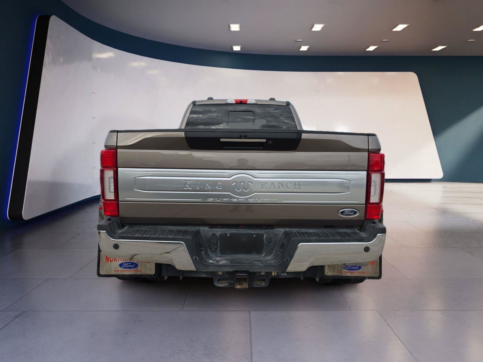 Used 2022 Ford F350 King Ranch w/ King Ranch Ultimate Package AWD/4WD image 4