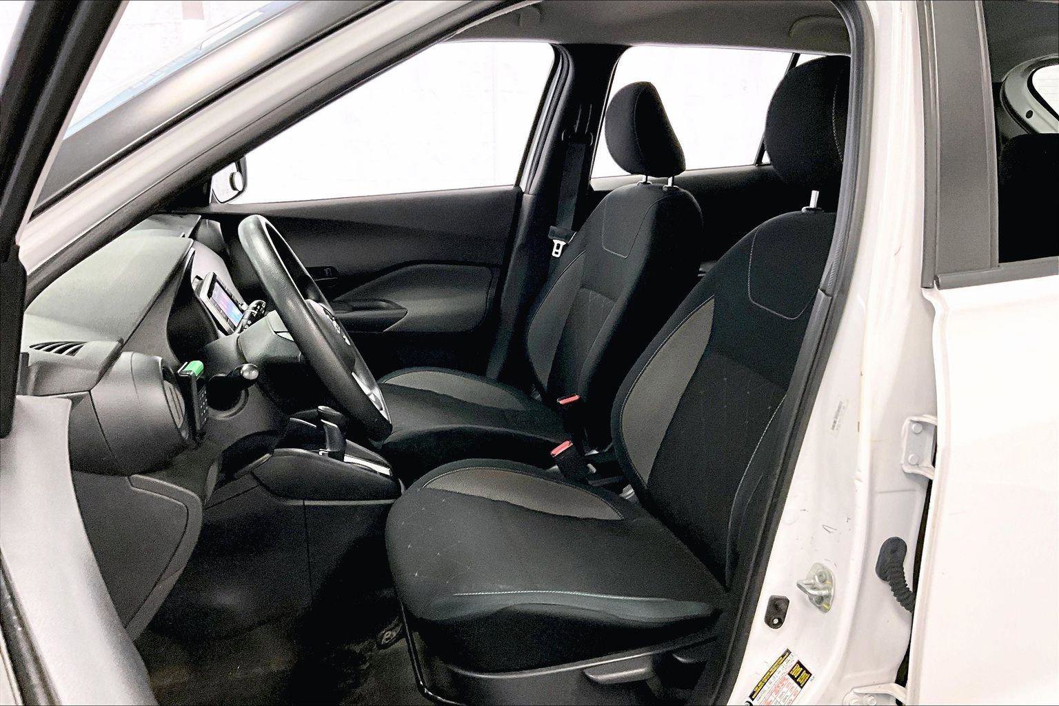 Used 2020 Nissan Kicks S image 24