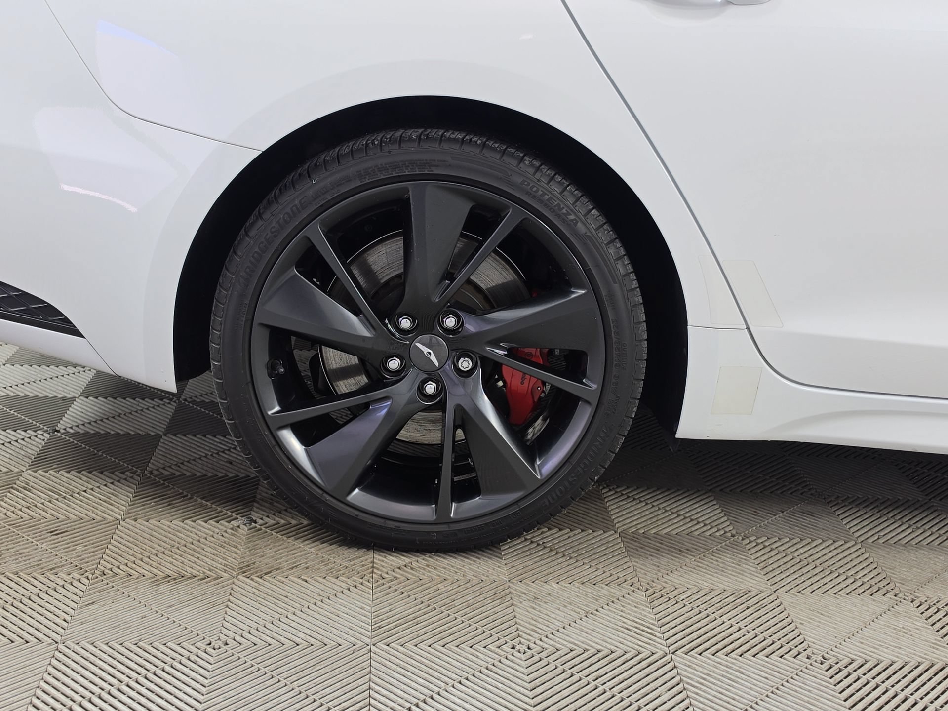 Used 2022 Genesis G70 3.3T RWD image 9