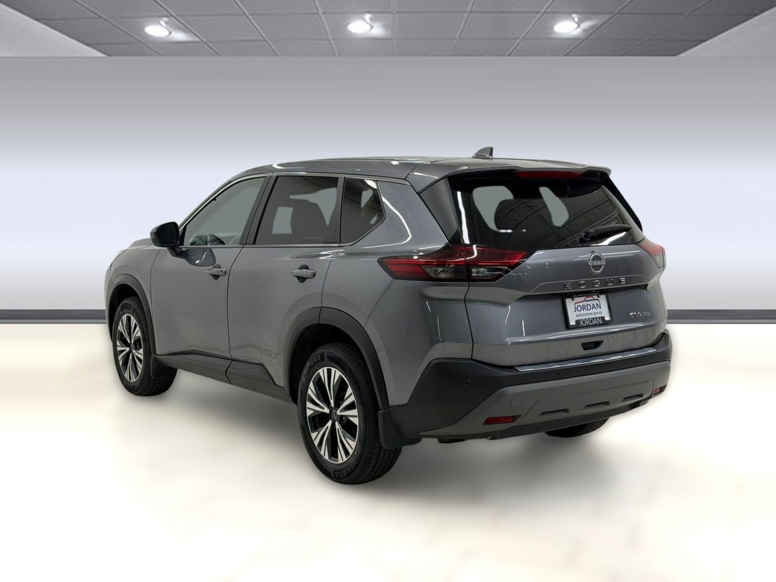 Used 2023 Nissan Rogue SV AWD/4WD image 2