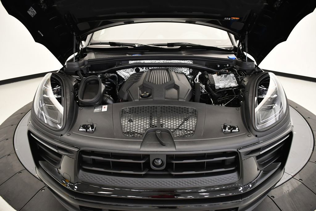 Certified 2025 Porsche Macan Turbo AWD/4WD image 12