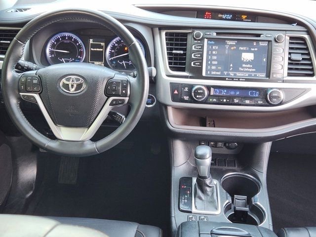 Used 2019 Toyota Highlander XLE image 28