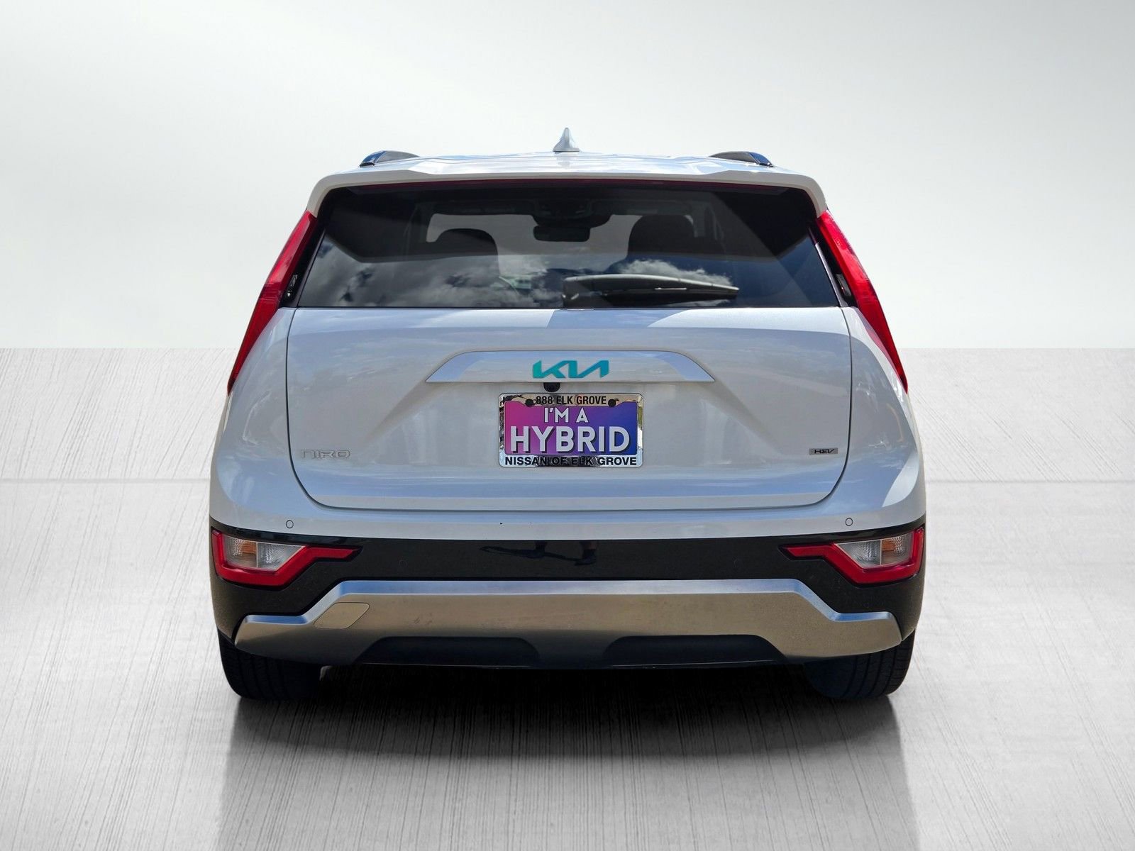 Used 2023 Kia Niro EX Touring FWD image 5