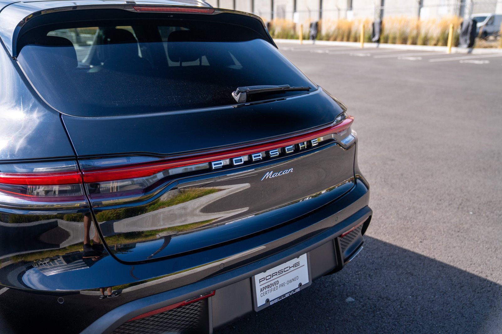 Certified 2024 Porsche Macan AWD/4WD image 11
