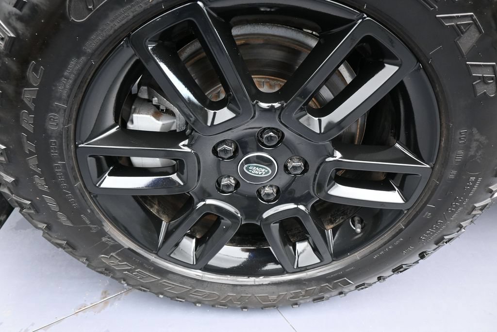 Used 2023 Land Rover Defender 130 SE AWD/4WD image 44