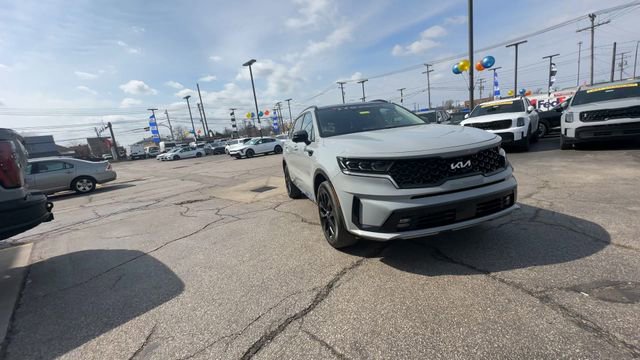 Certified 2023 Kia Sorento SX image 3