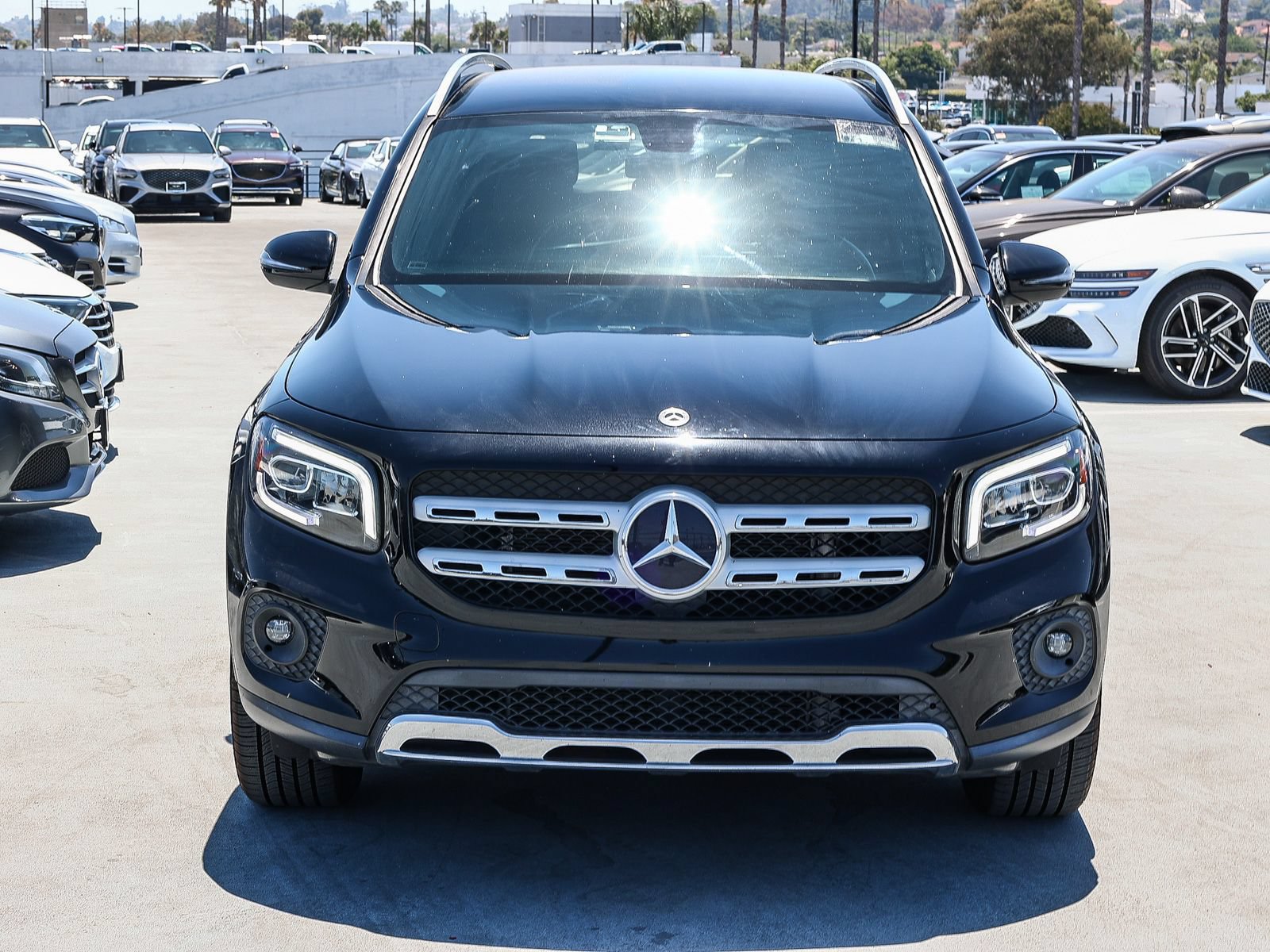 Used 2021 Mercedes-Benz GLB 250 w/ Premium Package image 2