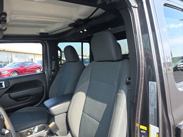 Used 2024 Jeep Gladiator Sport AWD/4WD image 18