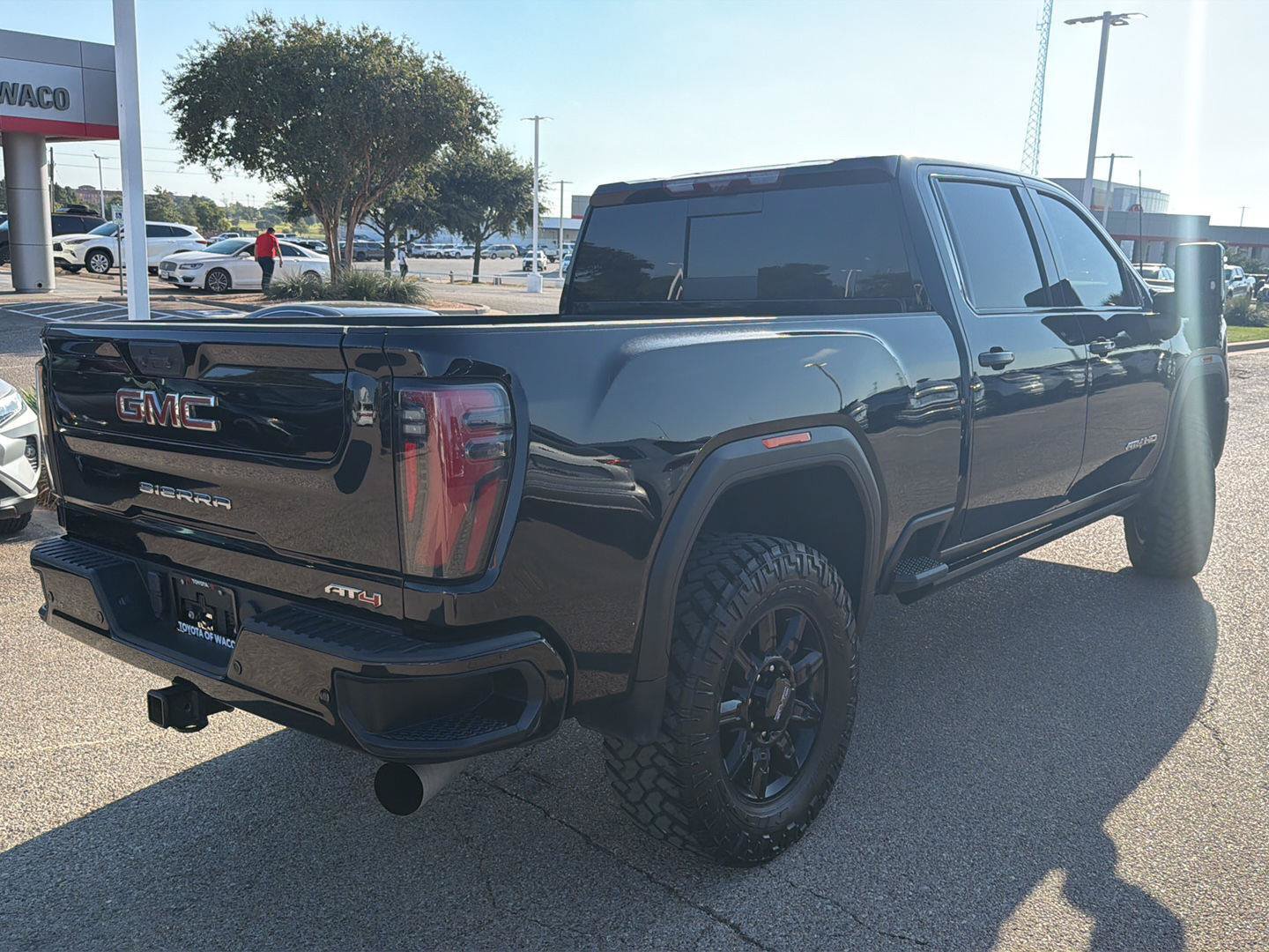 Used 2025 GMC Sierra 2500 AT4 w/ AT4 Premium Plus Package AWD/4WD image 3