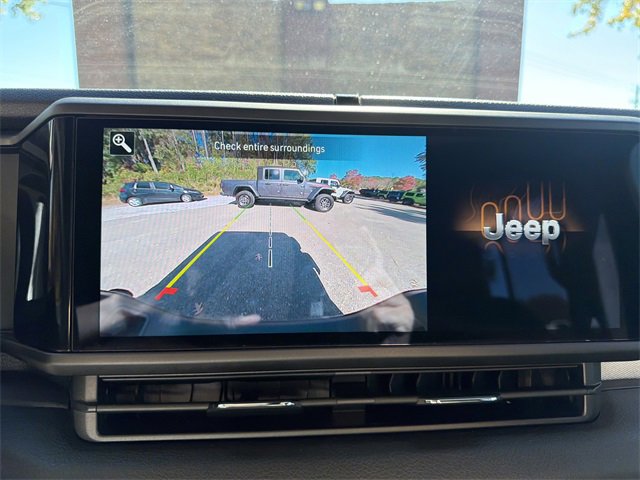 Used 2024 Jeep Gladiator Sport image 28