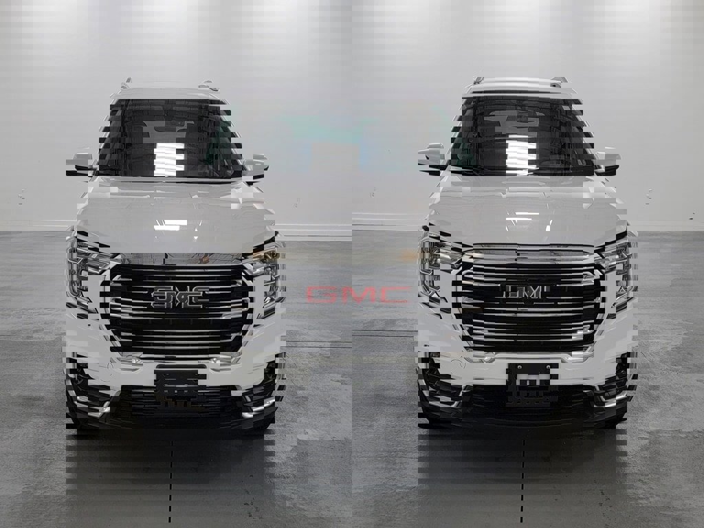 Used 2023 GMC Terrain SLT image 3