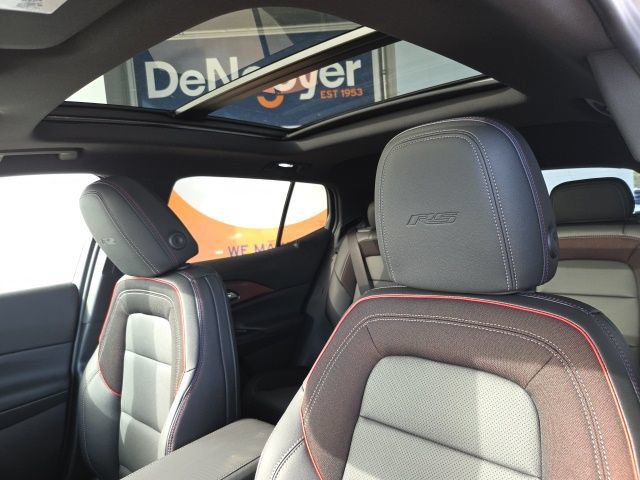 New 2026 Chevrolet Equinox EV RS FWD image 17