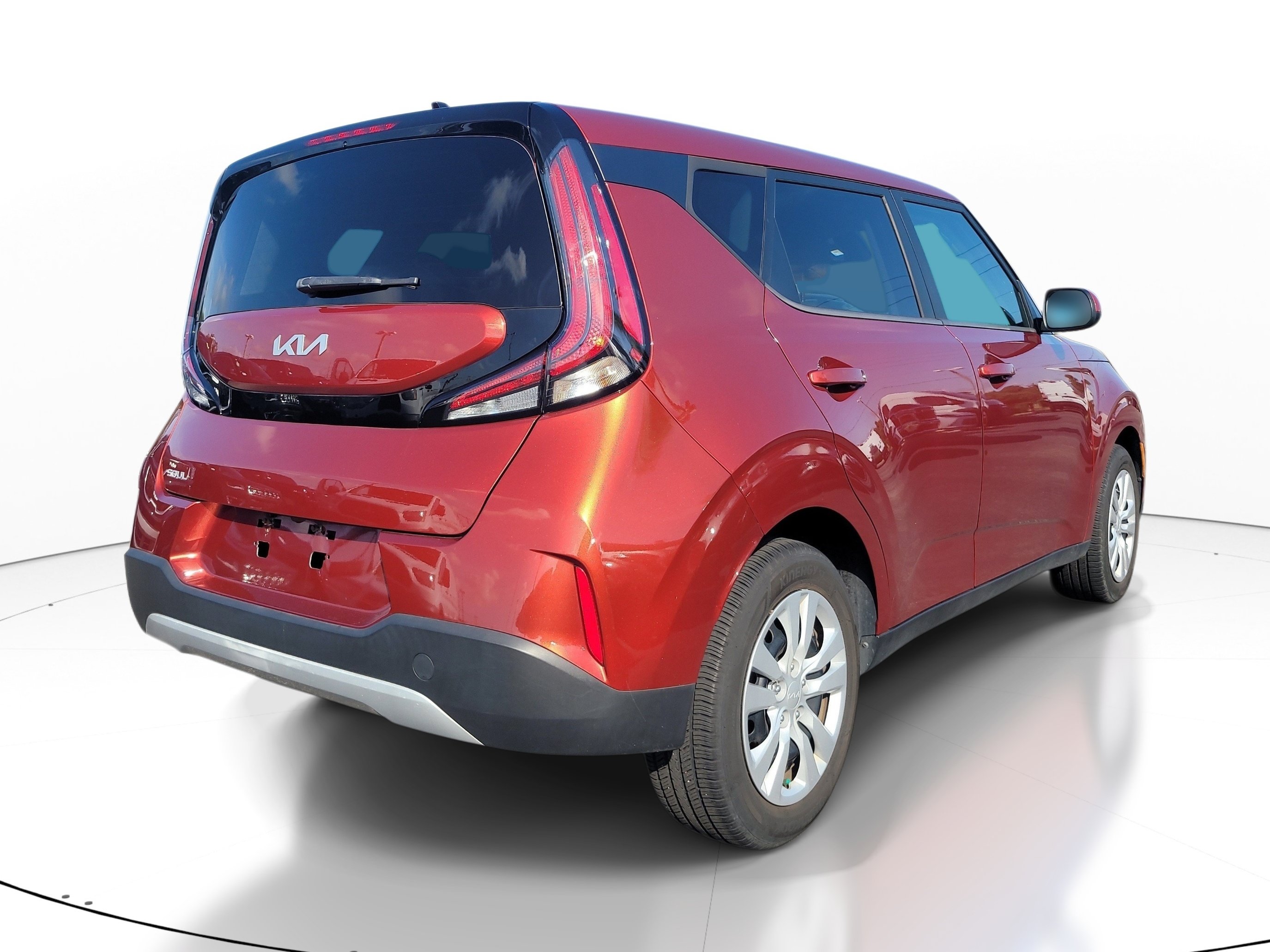 Used 2023 Kia Soul LX FWD image 4