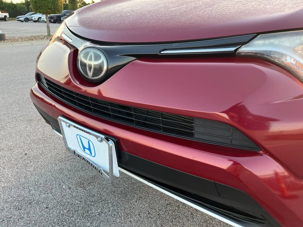 Used 2018 Toyota RAV4 XLE w/ Plus Extra Value Package FWD image 15