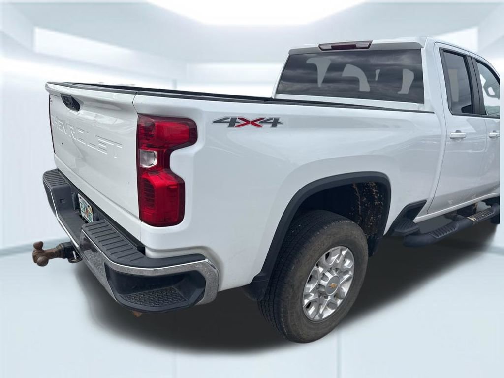 Used 2022 Chevrolet Silverado 2500 LT w/ Convenience Package image 4