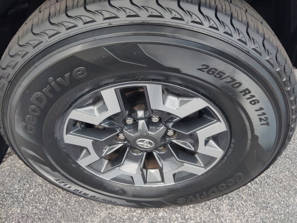 Certified 2023 Toyota Tacoma TRD Off-Road AWD/4WD image 9