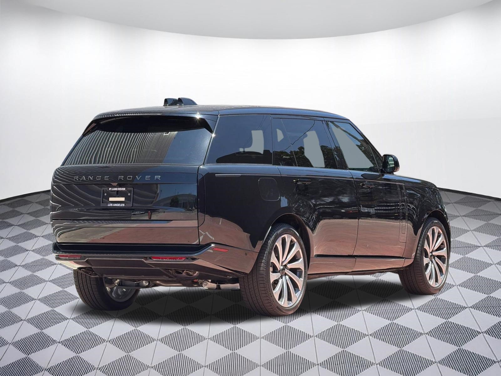 New 2026 Land Rover Range Rover Long Wheelbase SE AWD/4WD image 9