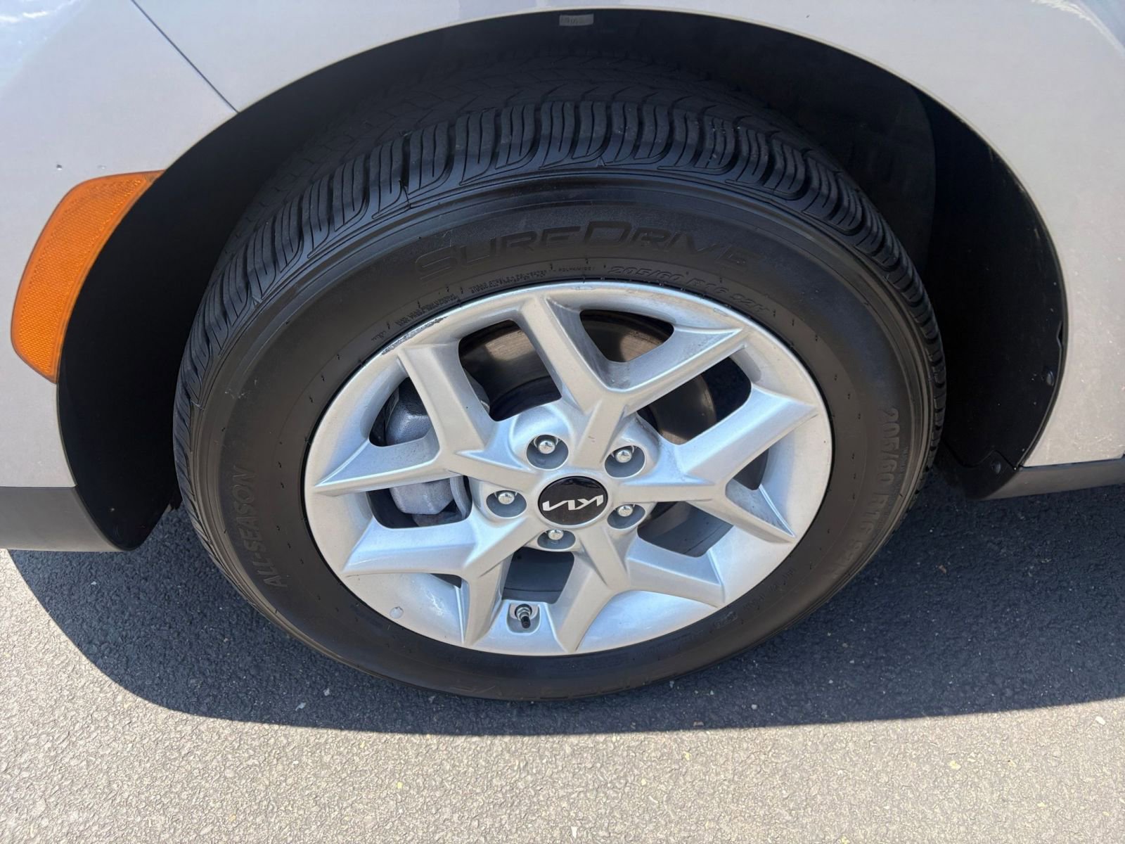 Used 2025 Kia Soul LX w/ LX Technology Package FWD image 28