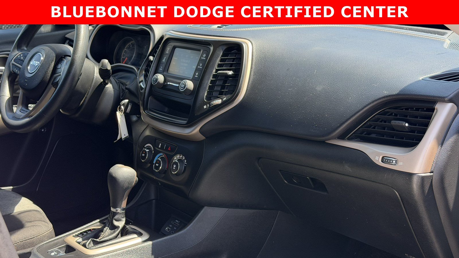 Used 2018 Jeep Cherokee Latitude FWD image 29