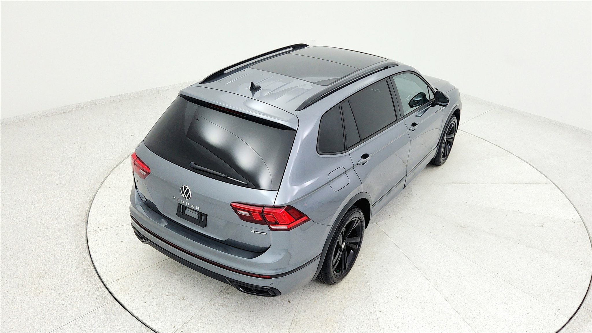 Used 2023 Volkswagen Tiguan SE R-Line image 16