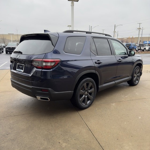 New 2025 Honda Pilot Sport image 3