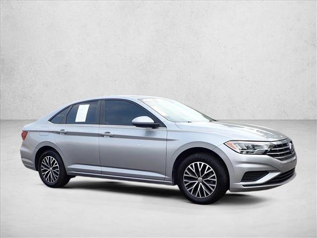 Used 2021 Volkswagen Jetta SE w/ SE Cold Weather Package FWD video 4