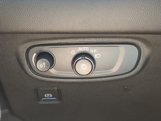 Used 2024 GMC Terrain SLE AWD/4WD image 28